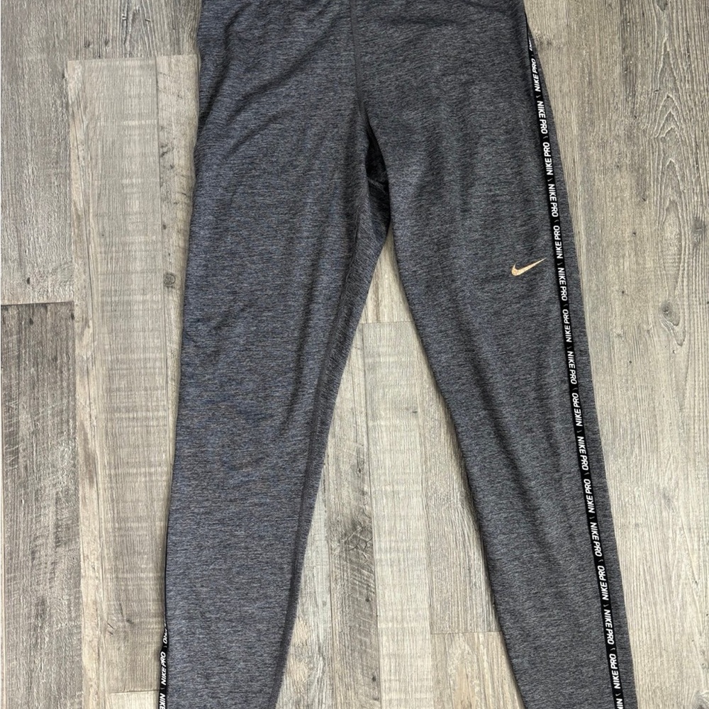 Nike Pro Gray and Black Leggings - Picture 3 of 4